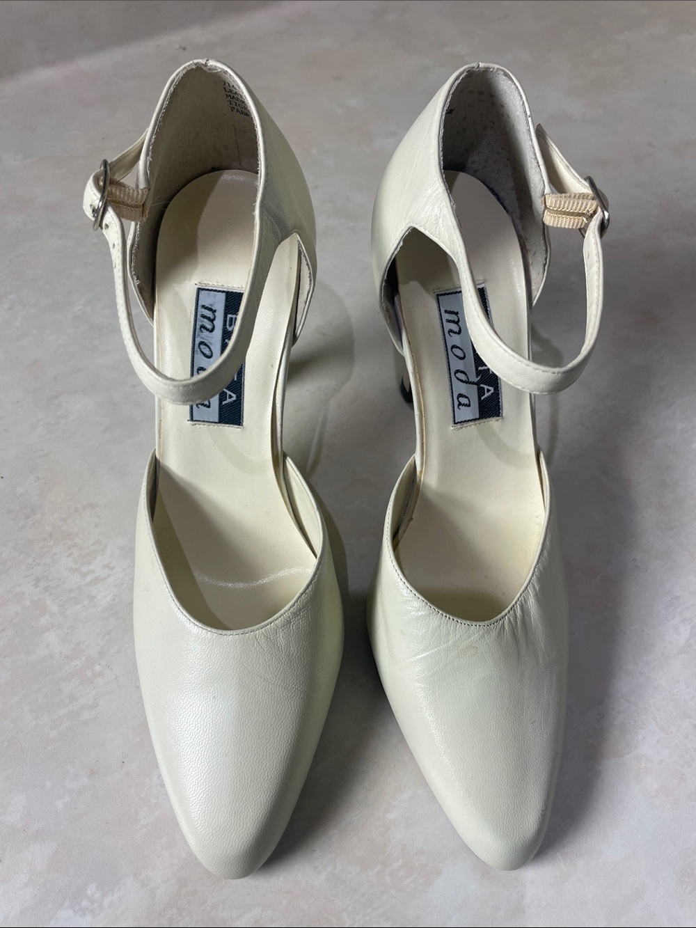 Bata Moda Cream Pointed-Toe Ankle-Strap Heels Size 6M